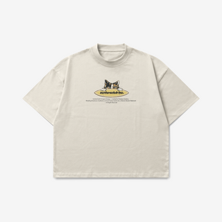 Surfer Cat boxy oversize tişört ekru — ön, sörf tahtalı kedi baskısı